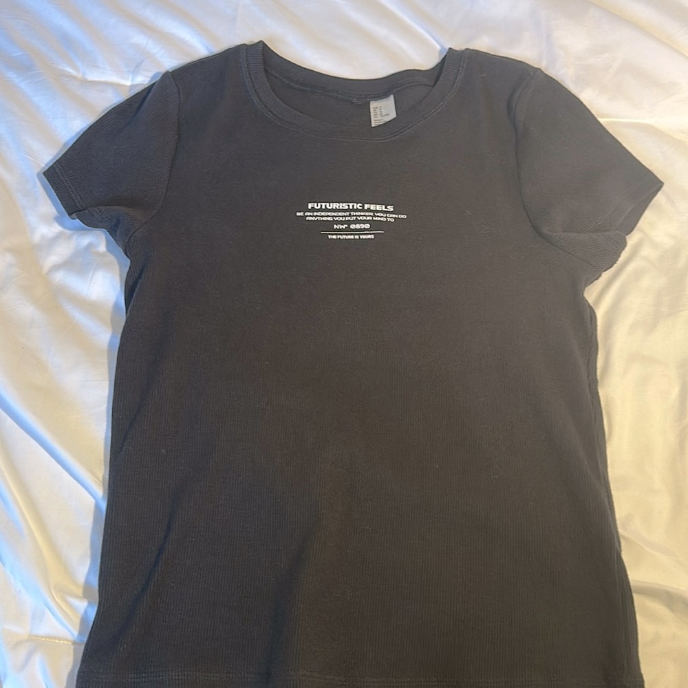 gray short sleeve
